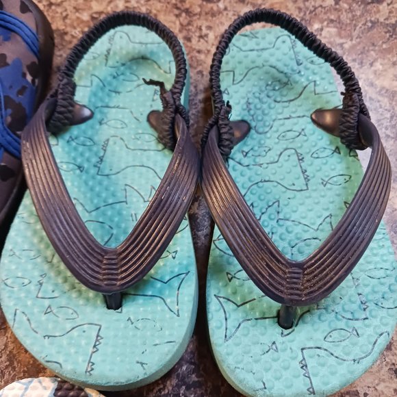 Childrens Summer Beach Water Shoes Flip Flop Bundle lot  Size 6-8 - Picture 4 of 6